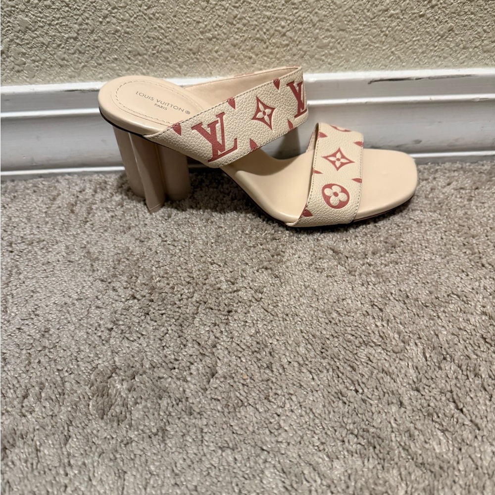 Louis Vuitton Cream and Light Brown Monogram Two-Band Heel Mule - Picture 11 of 11